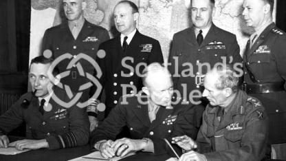 Chiefs of Allied liberation forces get ready for the invasion