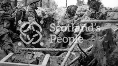 British airborne troops in action in Arnhem, 1944