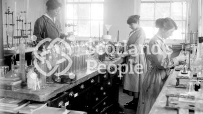 Laboratory, HM Factory Gretna, 1918