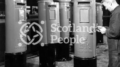 Fitting locks to pillar boxes, c 1952