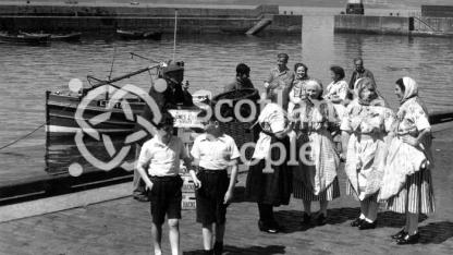 Newhaven fisherwomen's choir, mid-20th century