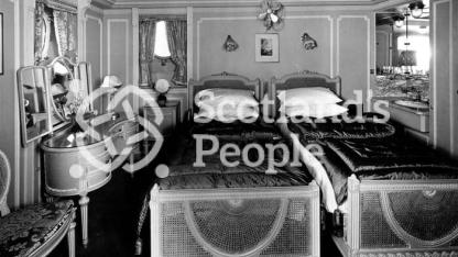 Blue Star Line ocean liner SS Avila Star: en-suite room: bedroom