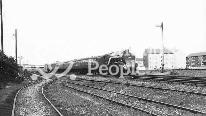 LNER Gresley A4 Streamlined Pacific Class 4-6-2 Locomotive, BR No.60024 \"Kingfisher\"