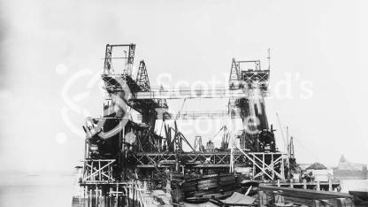 Forth Bridge construction