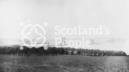 Forth Bridge construction