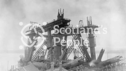 Forth Bridge construction