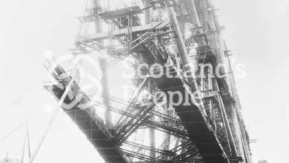 Forth Bridge construction