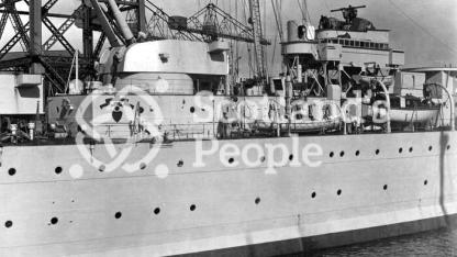 HMAS Australia (512)