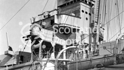 HMAS Australia (512)