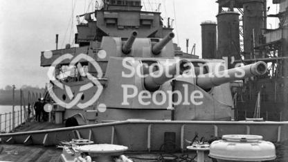 HMAS Australia (512)