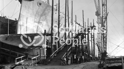 HMAS Australia (402)