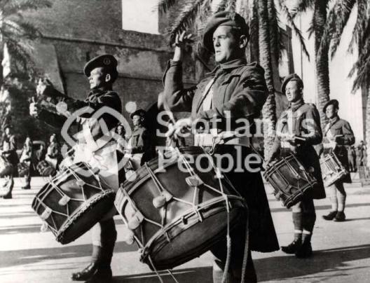 Massed Scottish drummers, 1939-1945