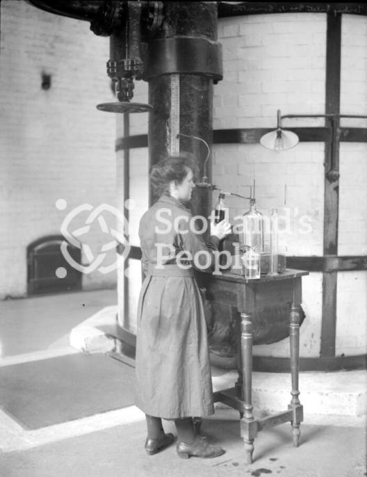 Testing gas, HM Factory Gretna, 1918