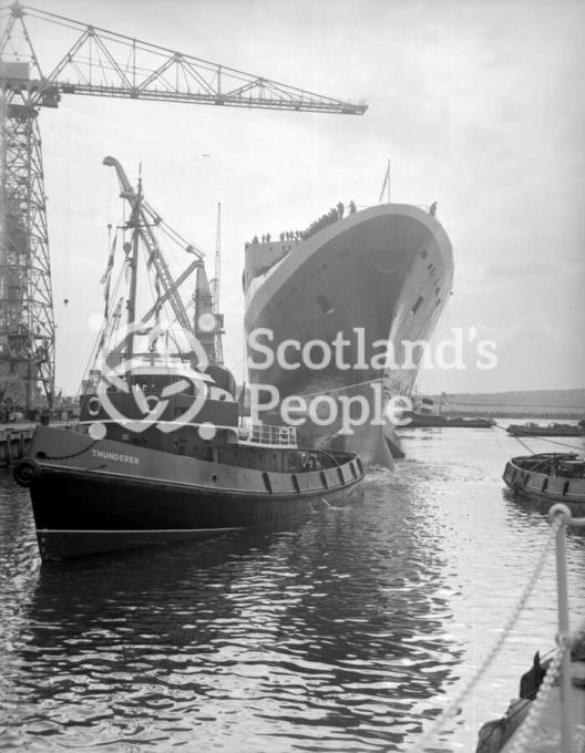 RMS Queen Elizabeth 2 docking, Clydebank