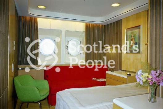 First class cabin, QE2, 1969