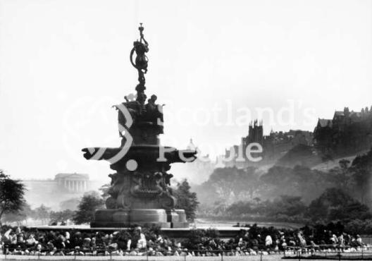 Ross Fountain, Princes Street Gardens, Edinburgh, c 1906