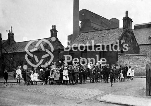 Children at gas works, Motherwell, 1918