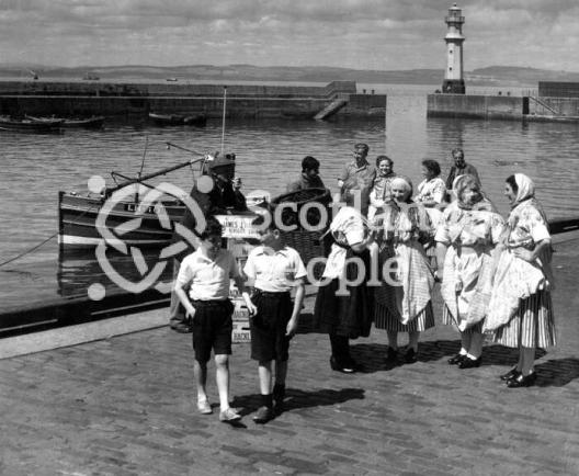 Newhaven fisherwomen's choir, mid-20th century