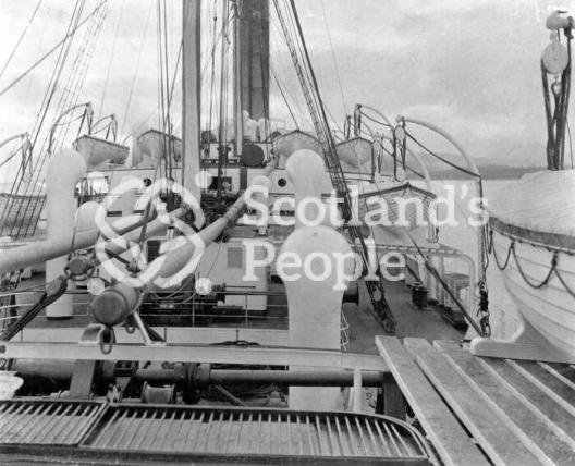 Cunard Line ocean liner RMS Saxonia (1), 1899 view over the lifeboat deck towards the middle mast