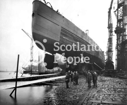 HMS Tiger, Royal Navy Tiger-Class Battlecruiser: View of the stern, rudders and propellers from the shipyard floor