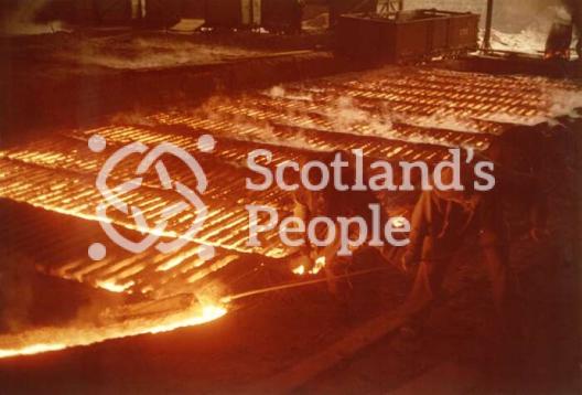 Working sand mould at Carron Works, 20th century