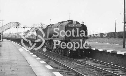 LMSR Stanier Princess Coronation Class 4-6-2 Locomotive BR No.46222 \"Queen Mary\"