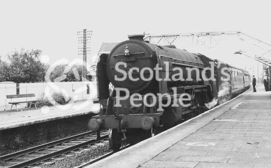LNER Peppercorn A2 Class 4-6-2 Locomotive BR No.60535 \"Hornets Beauty\"