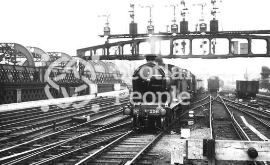 NBR K Class 4-4-0 Locomotive No.256 \"Glen Douglas\" and GWR City Class 4-4-0 Locomotive No. 3440 \"City of Truro\" entering Glasgow Central Station