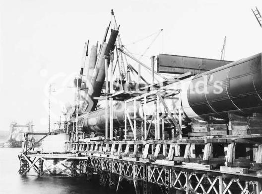 Forth Bridge construction