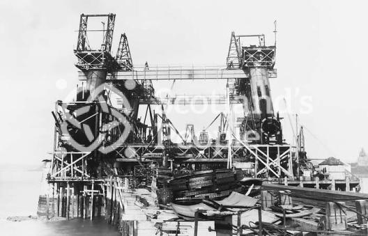 Forth Bridge construction