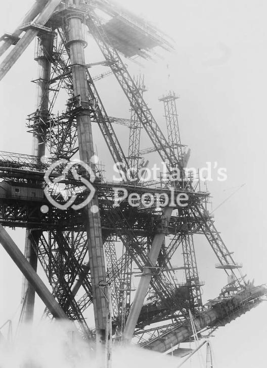 Forth Bridge construction