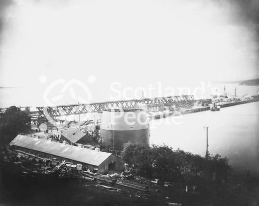 Forth Bridge construction