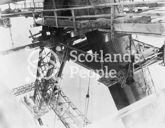 Forth Bridge construction