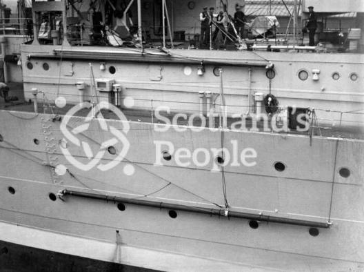 HMAS Australia (512)