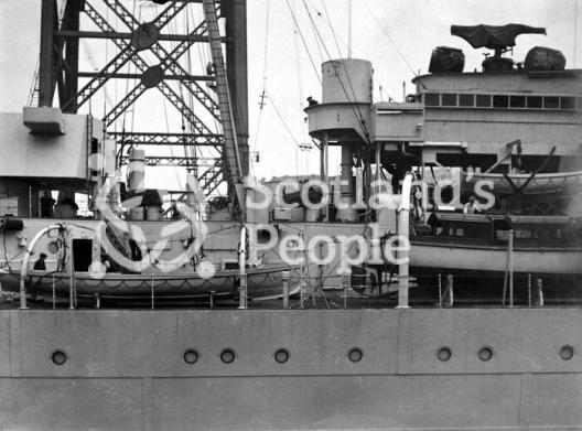 HMAS Australia (512)