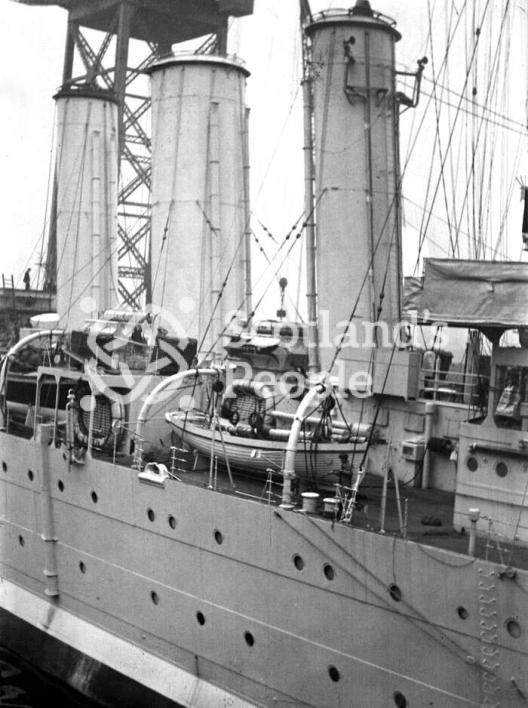 HMAS Australia (512)