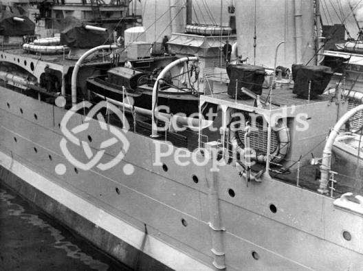 HMAS Australia (512)