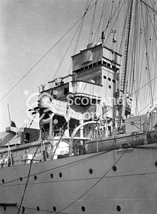 HMAS Australia (512)