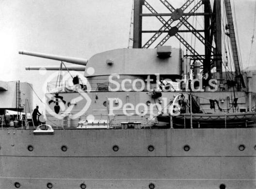 HMAS Australia (512)
