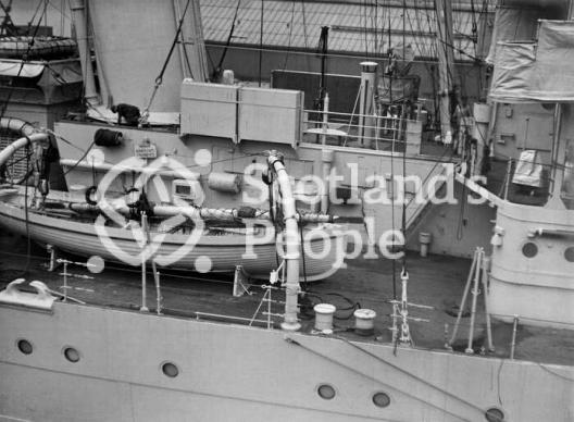 HMAS Australia (512)