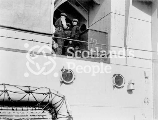 HMAS Australia (512)