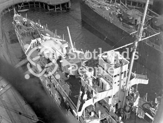 HMAS Australia (512)