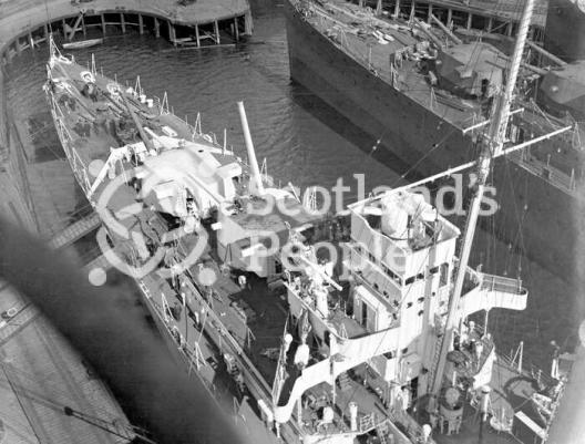 HMAS Australia (512)