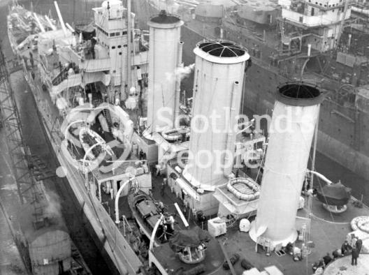 HMAS Australia (512)