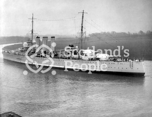 HMAS Australia (512)