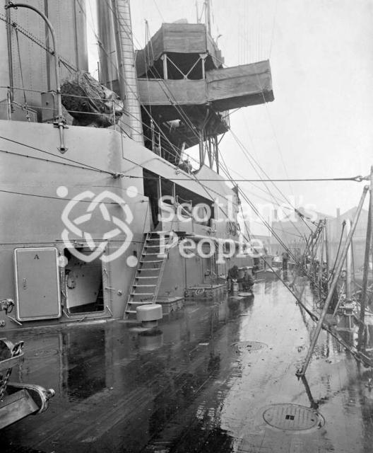 HMAS Australia (402)