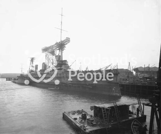 HMAS Australia (402)