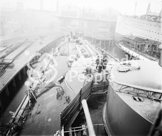 HMAS Australia (402)